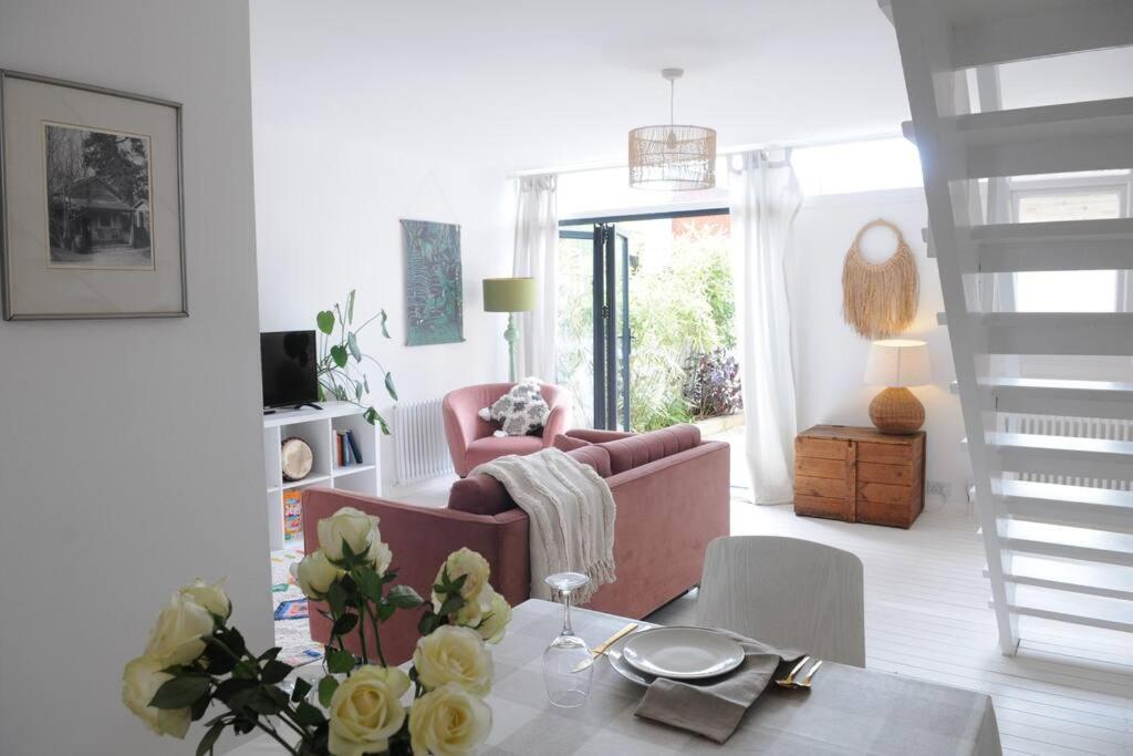 Light Filled Mid- Century 3 Bed Cottage In Dulwich London Ngoại thất bức ảnh